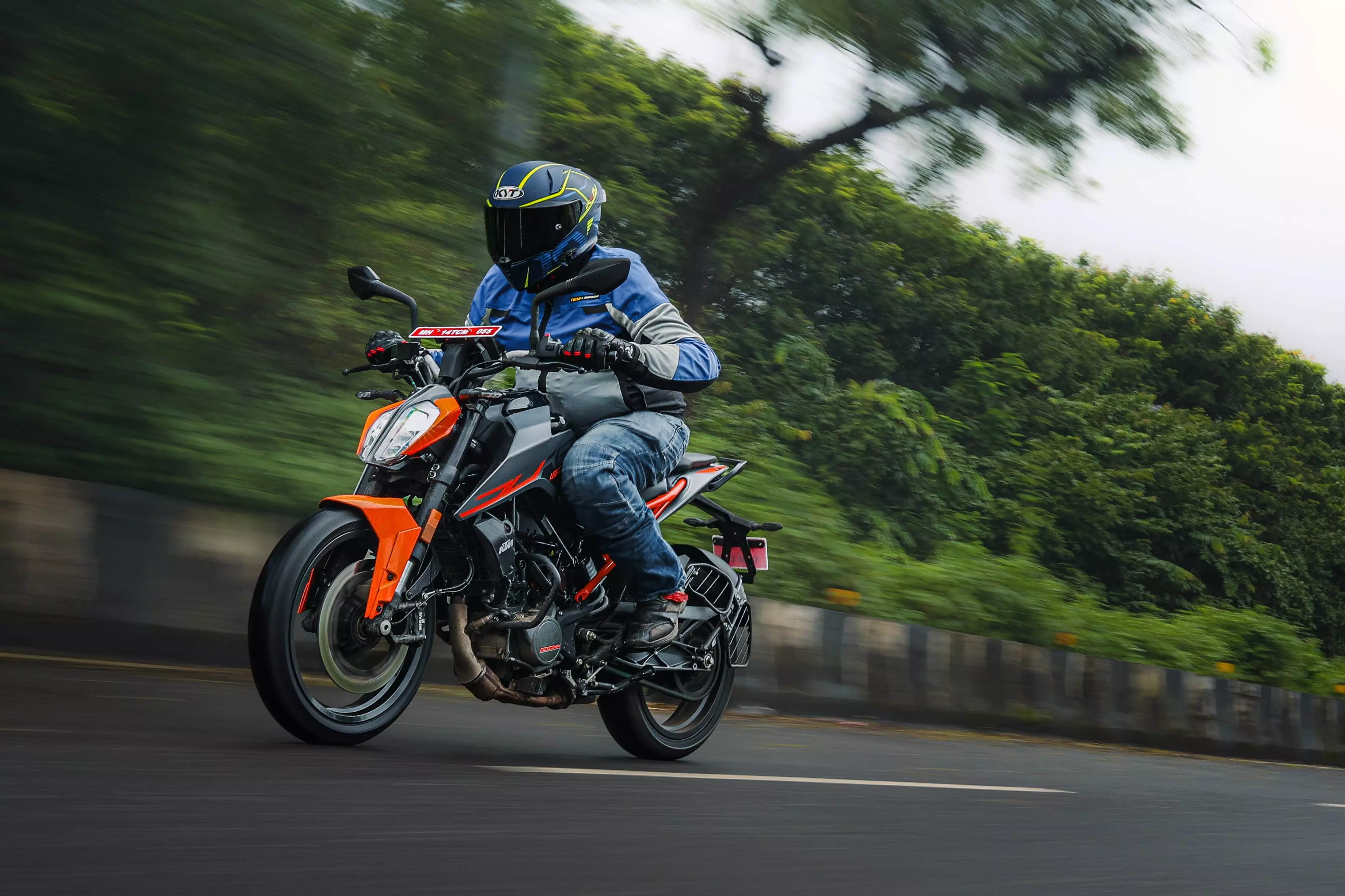 KTM 160 Duke first ride review: can this orange win the youth vote? KTM 160 Duke first ride review: can this orange win the youth vote?