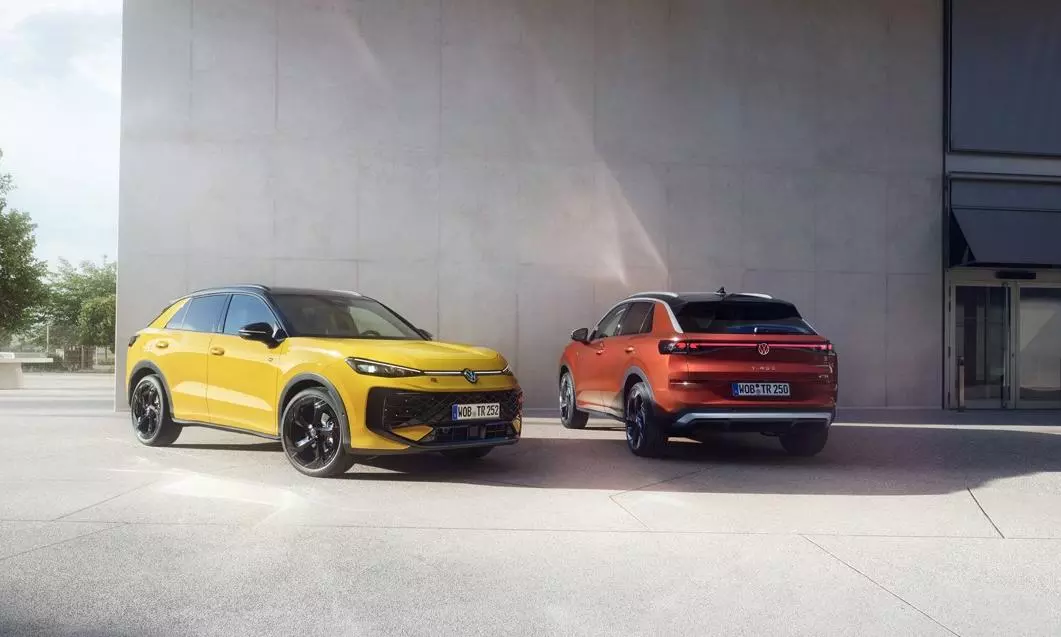 Second-generation Volkswagen T-Roc unveiled globally