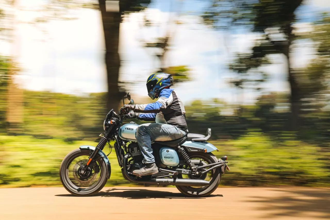 The 2025 Roadster feels much more composed and settled, compared to the older model – shot by Avdhoot A Kolhe & Kaizad Darukhanawala The 2025 Roadster feels much more composed and settled, compared to the older model – shot by Avdhoot A Kolhe & Kaizad Darukhanawala