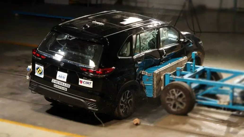 Maruti Suzuki Invicto side impact BNCAP test.
