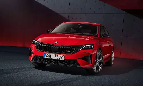 Skoda Octavia RS to launch in India on October 17, pre-bookings from October 6 Skoda Octavia RS to launch in India on October 17, pre-bookings from October 6
