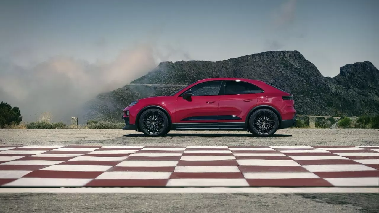 The Macan GTS comes with a standard electronically controlled rear differential as standard The Macan GTS comes with a standard electronically controlled rear differential as standard