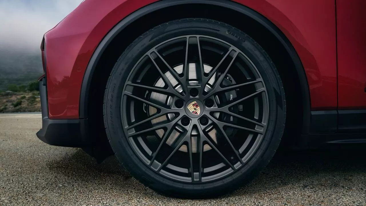 21-inch Macan Design alloy wheels are standard, with the 22-inch RS Spyder Design wheels being optional 21-inch Macan Design alloy wheels are standard, with the 22-inch RS Spyder Design wheels being optional