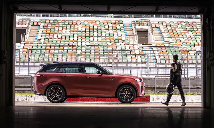 2025 Range Rover Sport SV Edition Two special feature: SV Track Attack Part 4 2025 Range Rover Sport SV Edition Two special feature: SV Track Attack Part 4