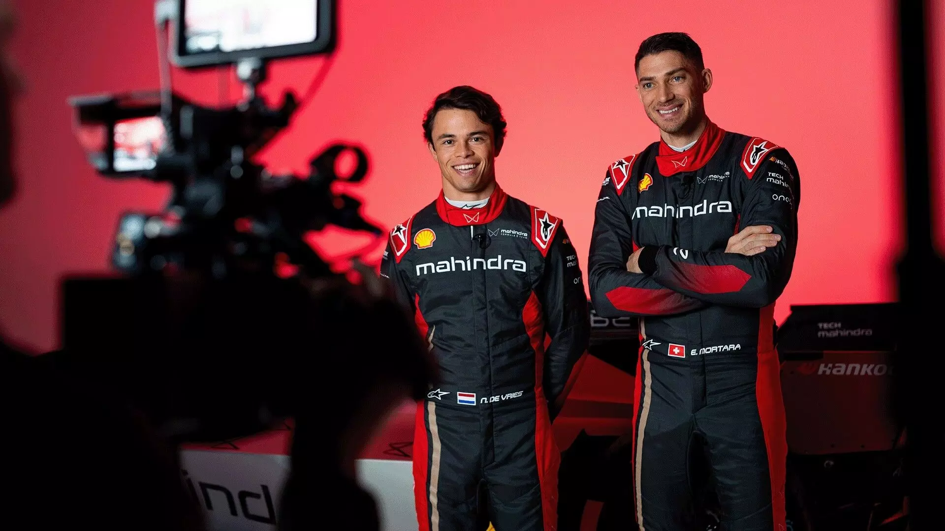 Nyck de Vries (L) and Edoardo Mortara (R), Formula E drivers, Mahindra Racing Nyck de Vries (L) and Edoardo Mortara (R), Formula E drivers, Mahindra Racing