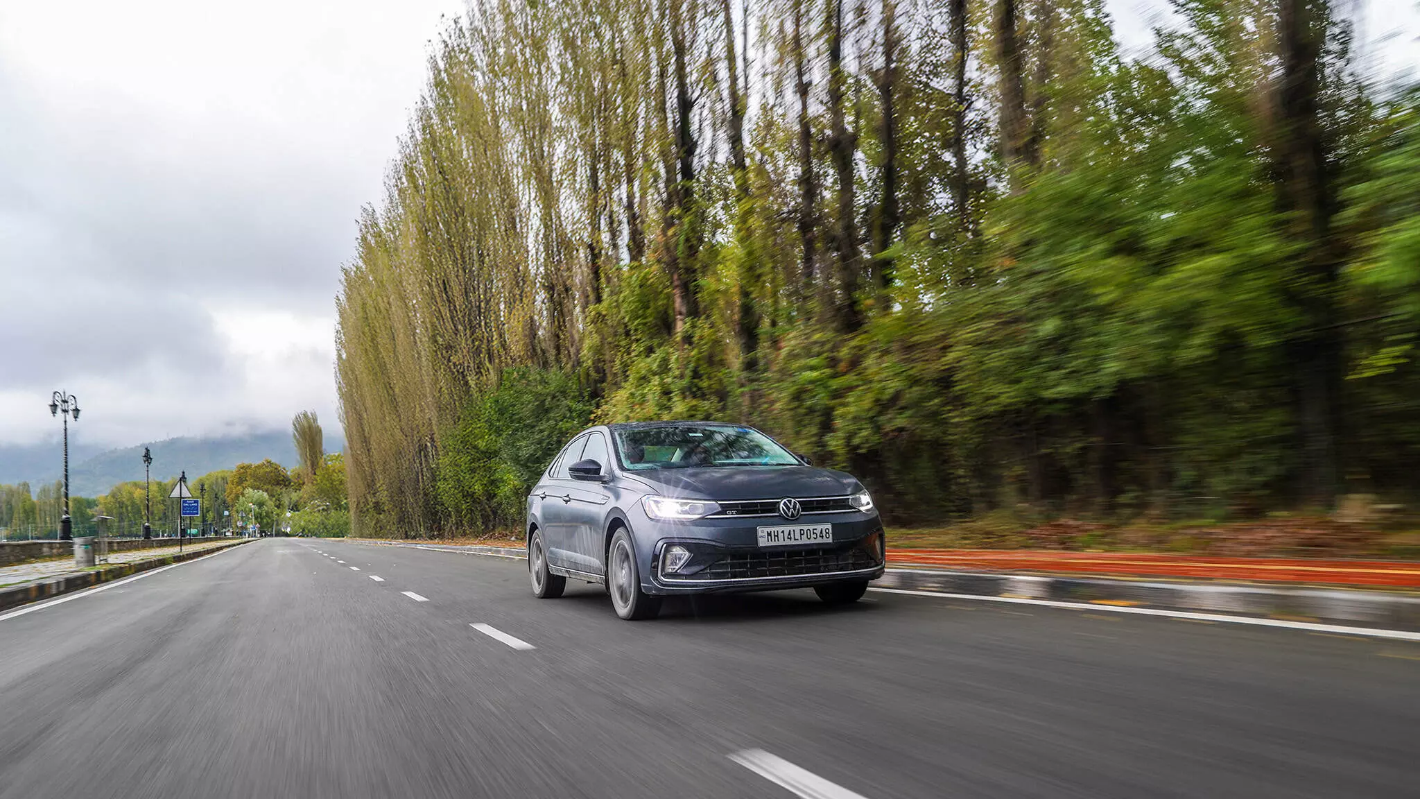The well-paved 4-lane highways and tunnels in Srinagar is where the Virtus came into its own and gave us some playtime with its 7-speed DSG gearbox — Shot by Avhdoot A Kolhe & Shubham Hadke for evo India