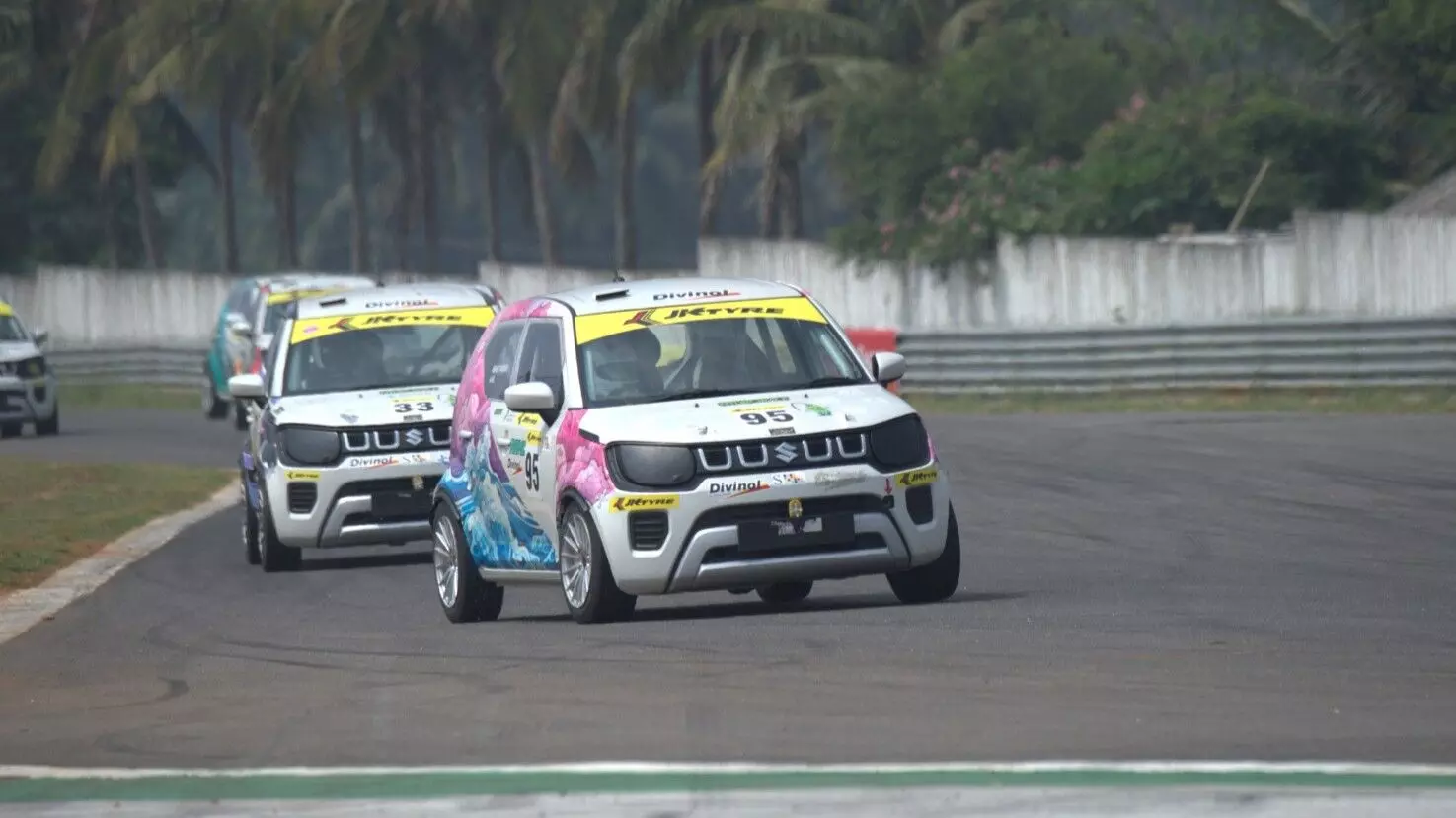 Swarm of Ignises fighting for a podium finish in JK Tyre Levitas Cup Race 3