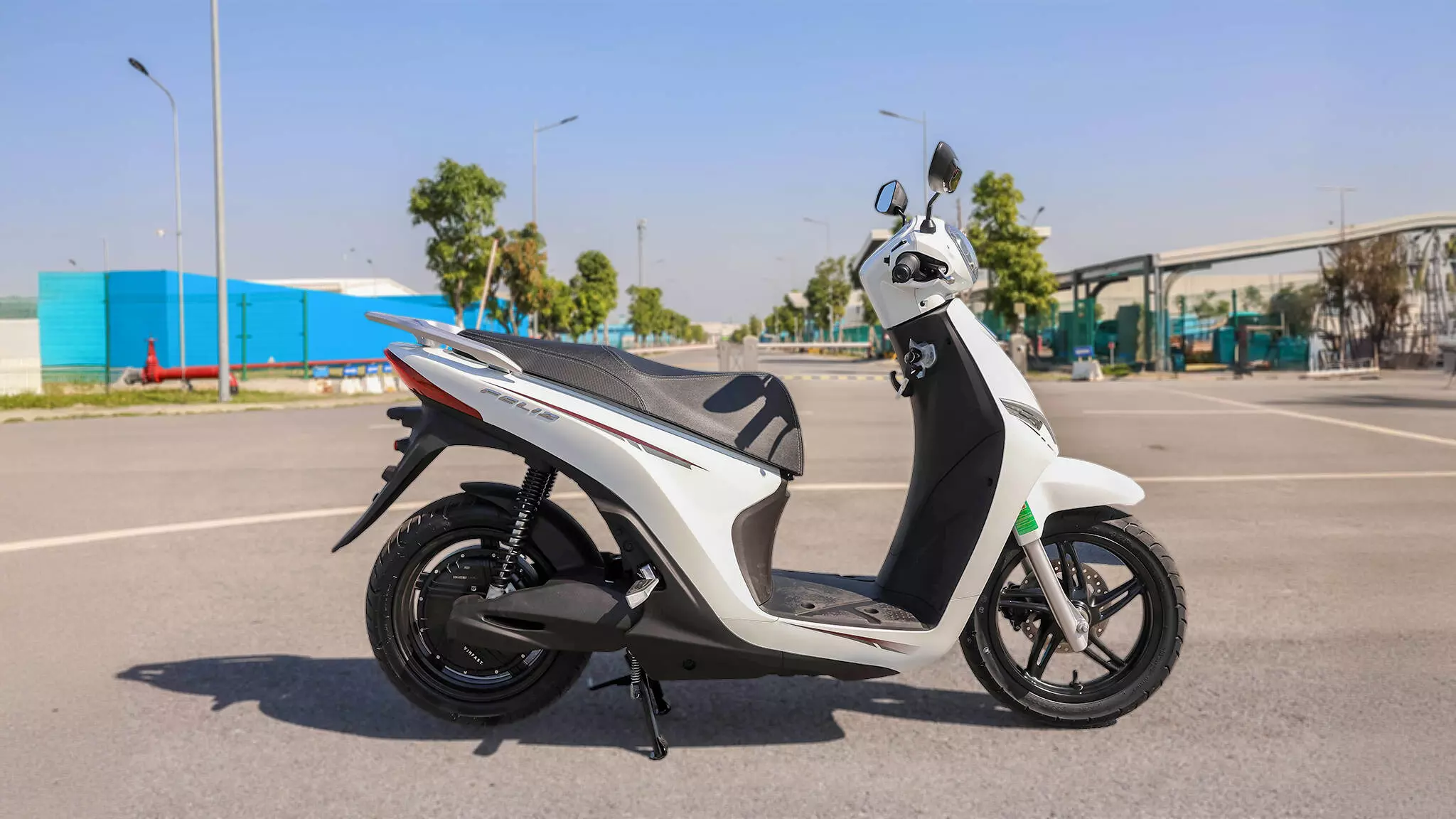 VinFast Feliz features a slightly athletic styling but still packs the same 2.4kWh battery and a hub motor good for 2.4bhp