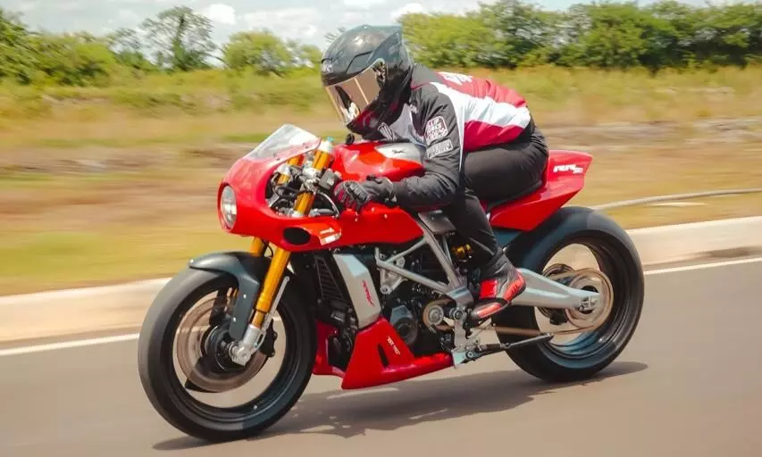 The retro-looking Apache RR310 Speedline mimics racing motorcycles of the past