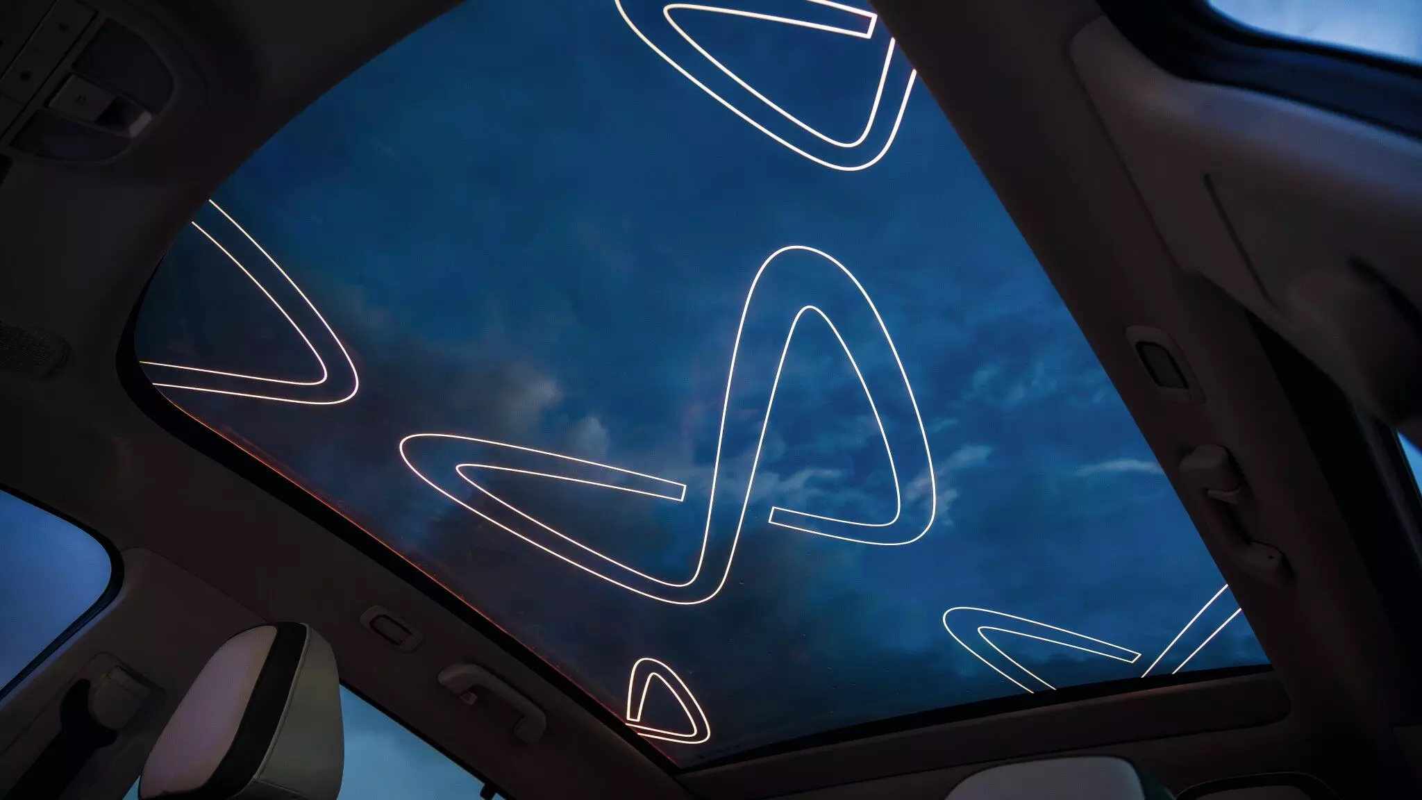 Mahindras glass roof game: color-shifting logos stealing the show — Shot by Rohit G Mane for evo India Mahindras glass roof game: color-shifting logos stealing the show — Shot by Rohit G Mane for evo India