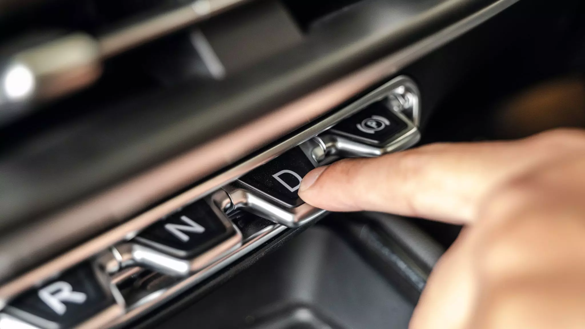 Both VinFast models get a piano-inspired gear selector which give tactile feedback and add to the ease of driving — Shot by Sachin Khot for evo India