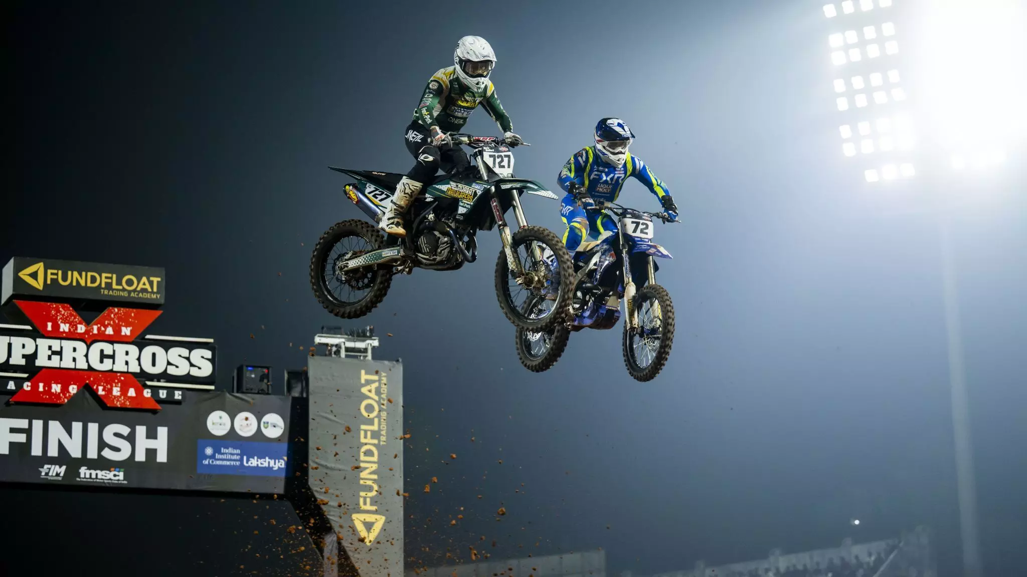 Boris Maillard (Left), Gujarat Trailblazers and Lucas Imbert, Indewheelers Motorsports going neck and neck in the 450cc Intl Class