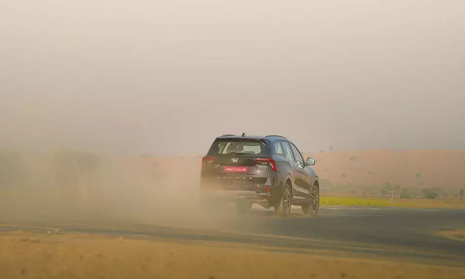 How do Davinci dampers in Mahindra XUV 7XO work?