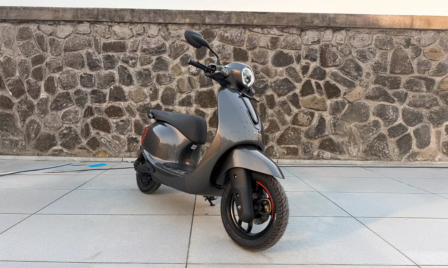 Chetak Electric launches the C25 electric scooter at ₹91,399