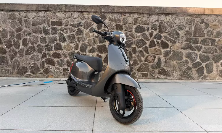 Chetak Electric launches the C25 electric scooter at ₹91,399