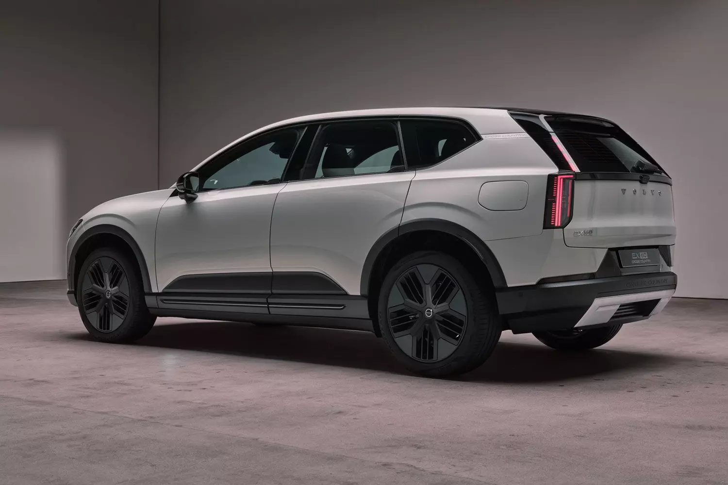 Equipped with sensors all over, Volvos car system HuginCore ensures safety of the occupants