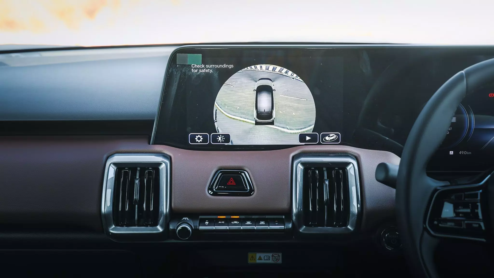 The front cabin gets a 10.1-inch infotainment; physical climate controls and seat ventilation as well as dual-tone upholstery — Shot by Avdhoot A Kolhe for evo India