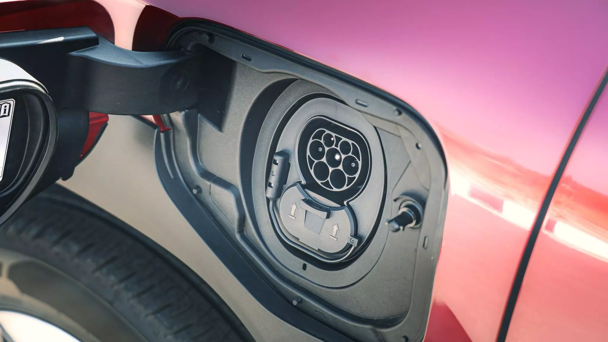 The larger 61kWh pack has a claimed range of 543km; utilises three driving modes Normal, Eco and Sport Mode — Shot by Avdhoot A Kolhe for evo India