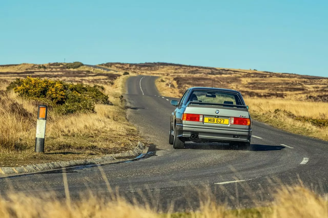 The M3 Roberto Ravaglia Edition was essentially an M3 Evolution with special trim, black-painted wheels and a numbered plaque built to celebrate the Italian’s multiple championship wins