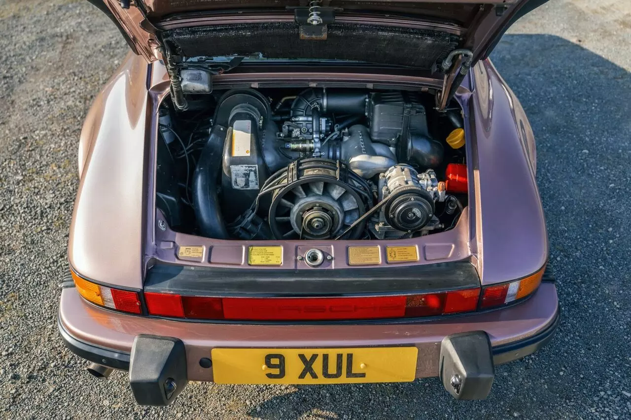 The 3.2-litre version of the 911 Carrera produced 231bhp and clocked 0-100kmph in 5.1 seconds