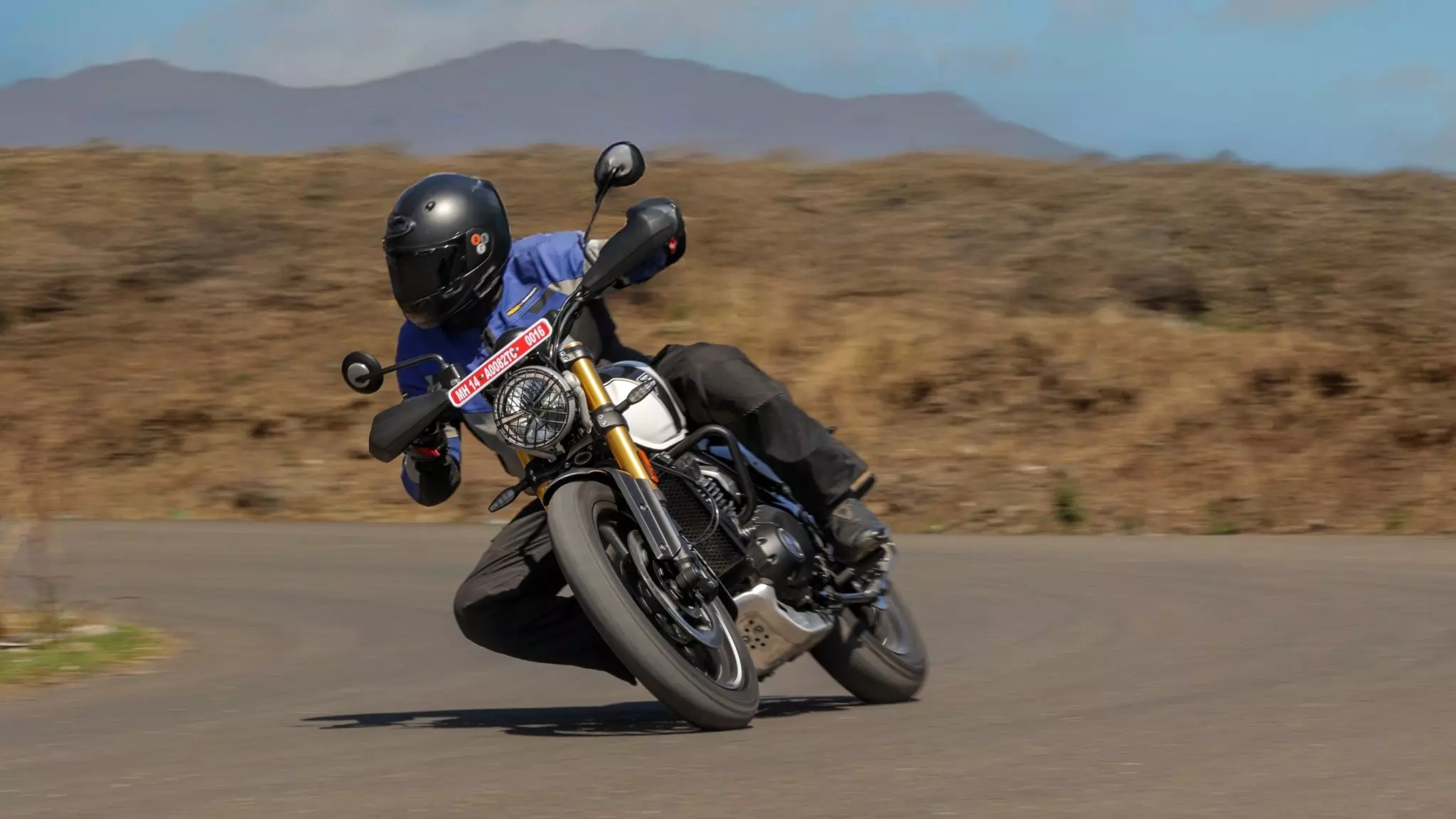 Triumph has remained resolute in this department and have changed nothing; I wish it had tweaked the brakes to inspire more confidence – Shot by Rohit G Mane for evo India