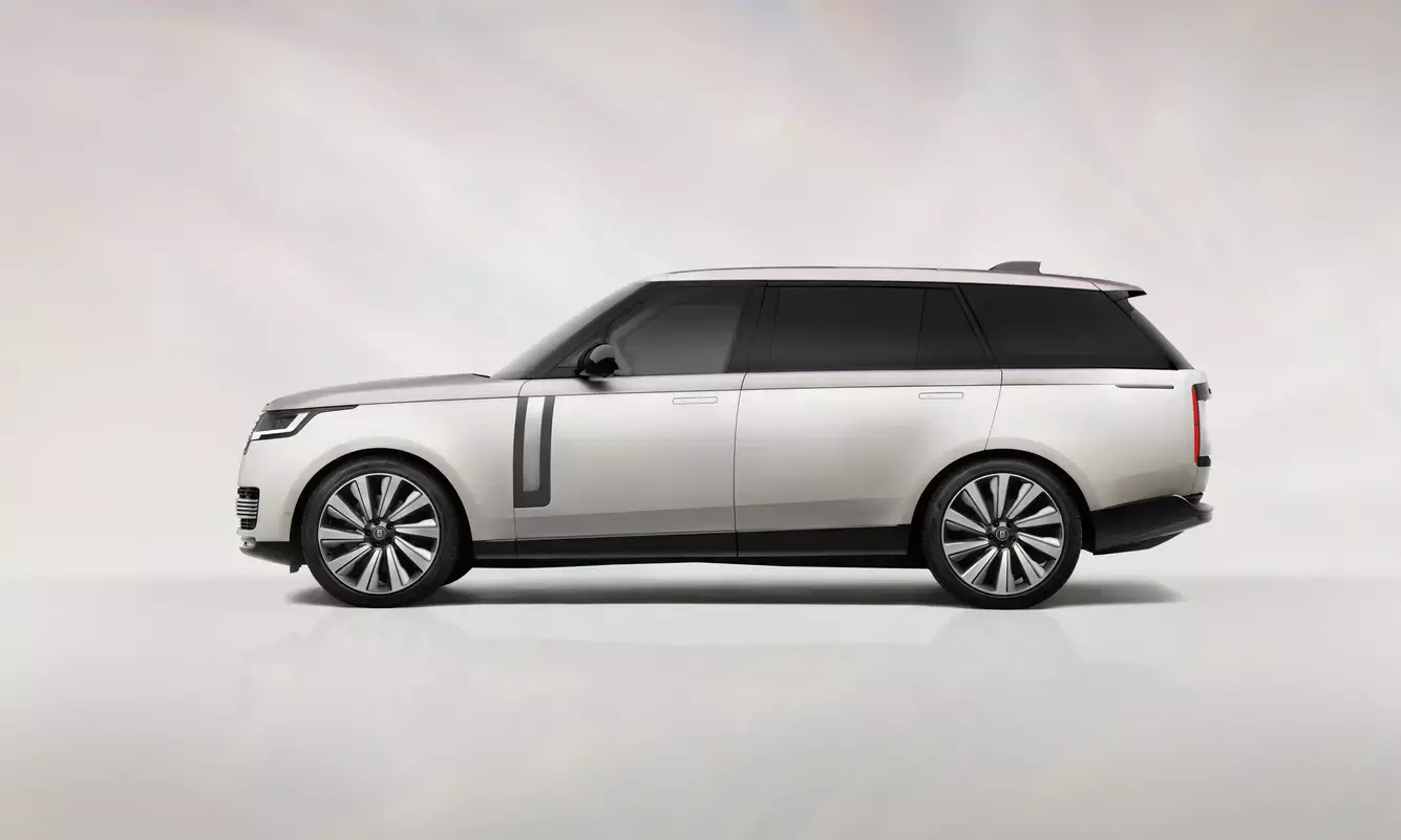 JLR India slashes prices of Range Rover SV twins ahead of India-UK FTA