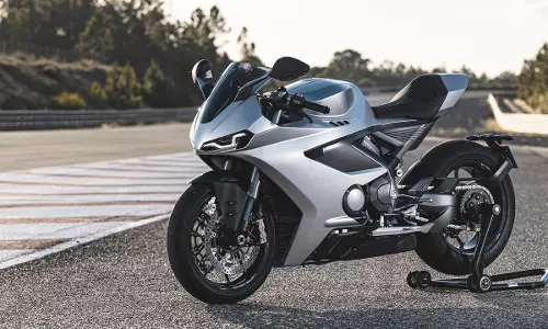 Norton Manx R first ride review: The perfect everyday superbike?