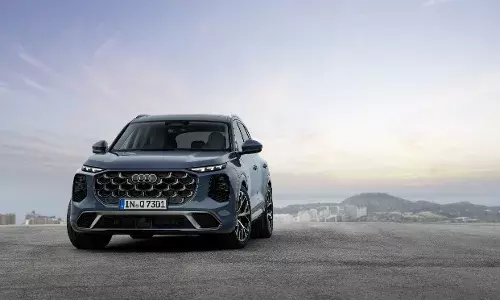 New Audi Q7 unveiled with V6 diesel, six-seat option and next-gen lighting tech