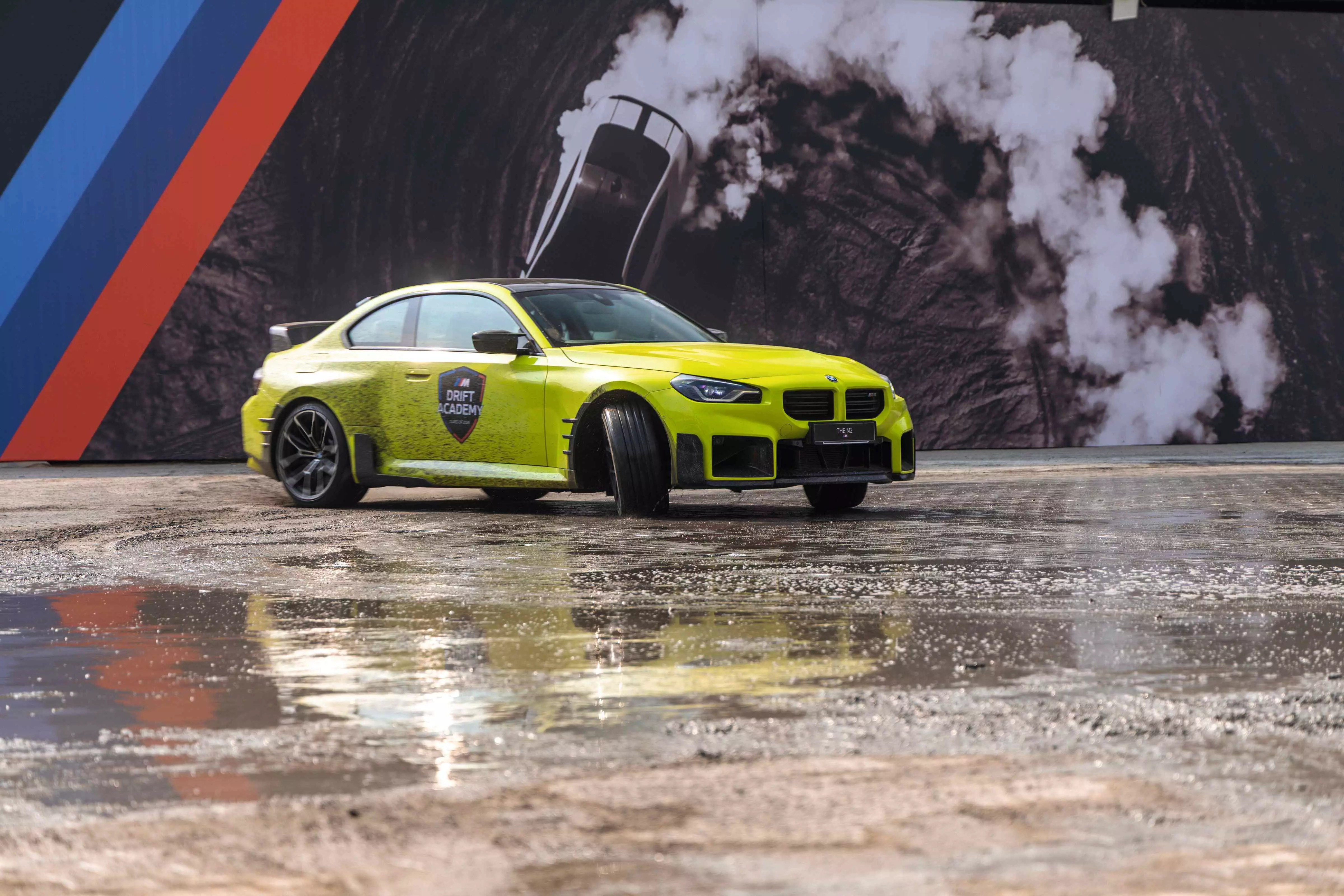 We spent a day at the BMW M drift academy. We spent a day at the BMW M drift academy.
