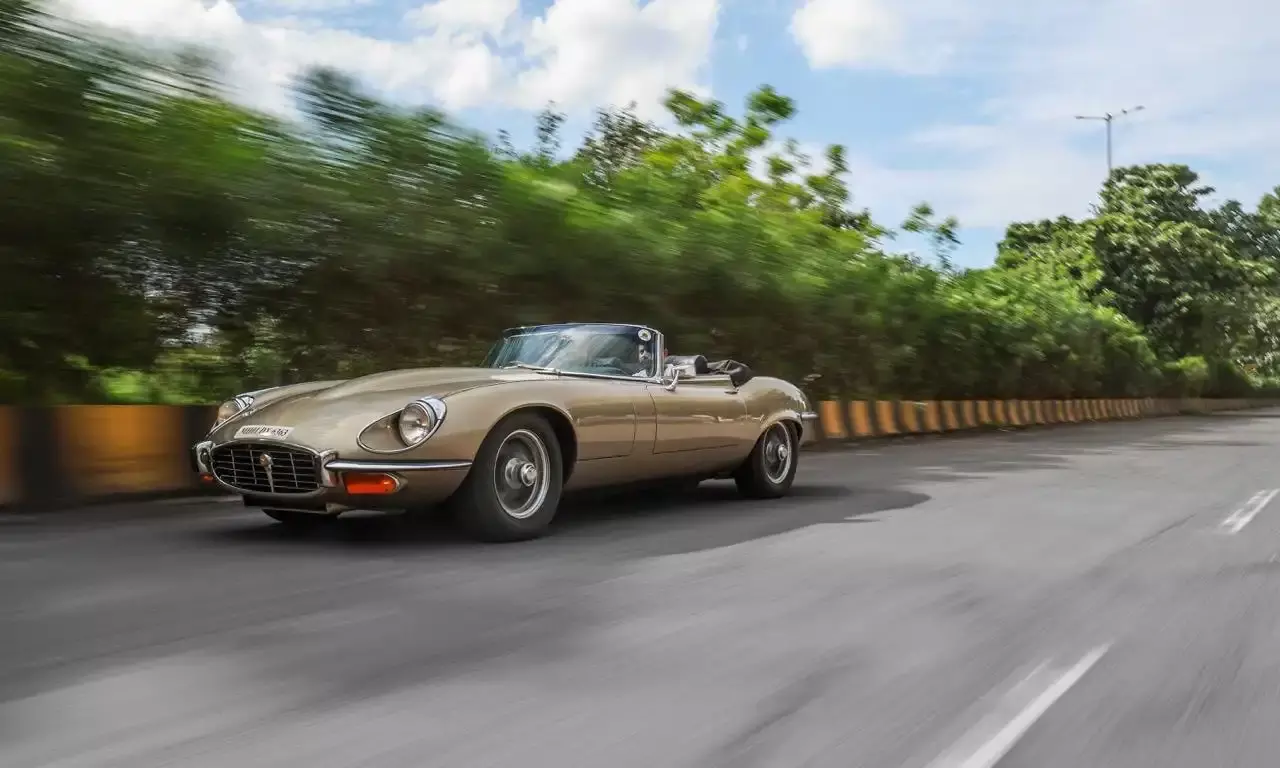Jaguar E-Type V12: The power of love