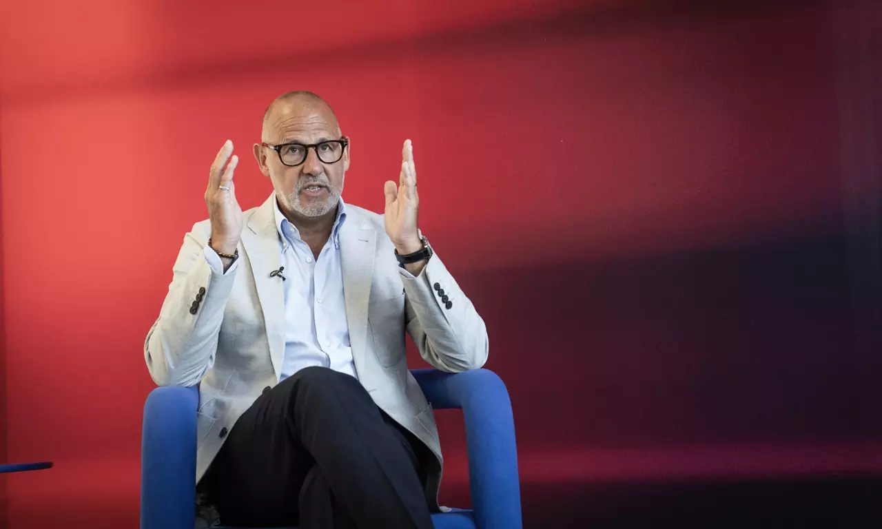 “Is the world ready for a luxury electric vehicle? At Jaguar, we believe they are,” says Jaguar managing director Rawdon Glover