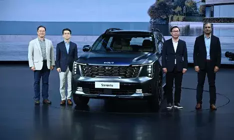 Kia Sorento launched in India starting at ₹27.99 lakh