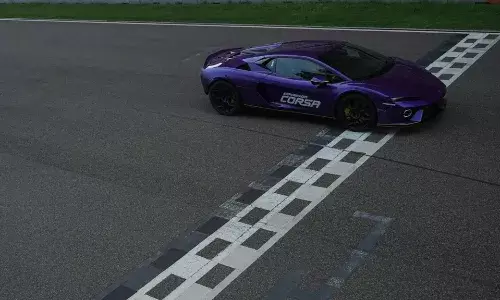 Lamborghini Esperienza Corsa: Across the Line!