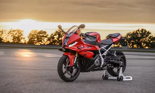 BMW Motorrad unveils the F 450 RR
