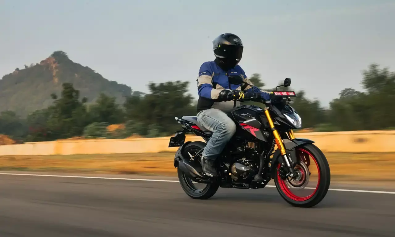 Hero Xtreme 160R 4V first ride review: Do features make the bike?