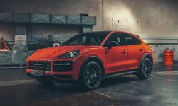 Porsche Cayenne Coupe revealed. Still want that BMW X6? Porsche Cayenne Coupe revealed. Still want that BMW X6?