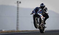 EICMA: All-new BMW S1000RR makes its debut, with some ‘M’ Power EICMA: All-new BMW S1000RR makes its debut, with some ‘M’ Power