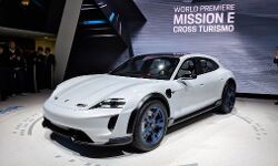 New Porsche Taycan Cross Turismo to launch in 2020 internationally