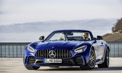 Mercedes-AMG unveils new AMG GT R Roadster, limited to 750 units Mercedes-AMG unveils new AMG GT R Roadster, limited to 750 units
