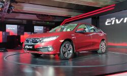 All new Honda Civic launched at Rs 17.69 lakh. Ready to challenge the Corolla Altis, Octavia and Elantra?