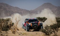 2025 Dakar Rally Stage 3 update: Sanders battles on in bikes as Lategan continues leading cars 2025 Dakar Rally Stage 3 update: Sanders battles on in bikes as Lategan continues leading cars