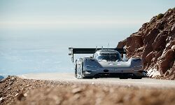 Volkswagen Motorsport sets new record at Pikes Peak with the I.D. R Volkswagen Motorsport sets new record at Pikes Peak with the I.D. R
