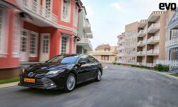 Toyota Camry Hybrid review – What will the new Honda Accord have to beat? Toyota Camry Hybrid review – What will the new Honda Accord have to beat?