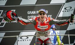 Jorge Lorenzo and Repsol Honda join hands for a two year MotoGP deal Jorge Lorenzo and Repsol Honda join hands for a two year MotoGP deal
