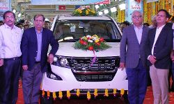 Mahindra rolls out one-millionth car from three plants simultaneously